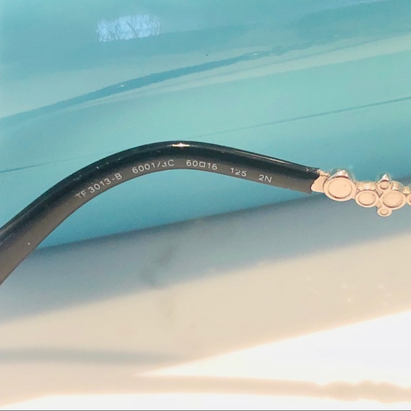 Tiffany & Co. | Accessories | Tiffany Co Diamond Dots Sunglasses ...